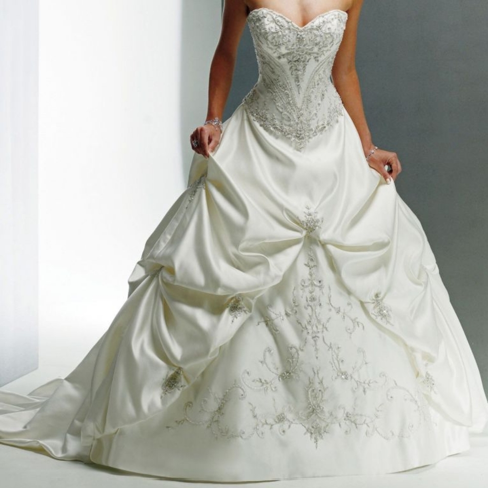 Maggie Sottero Wedding Dress
